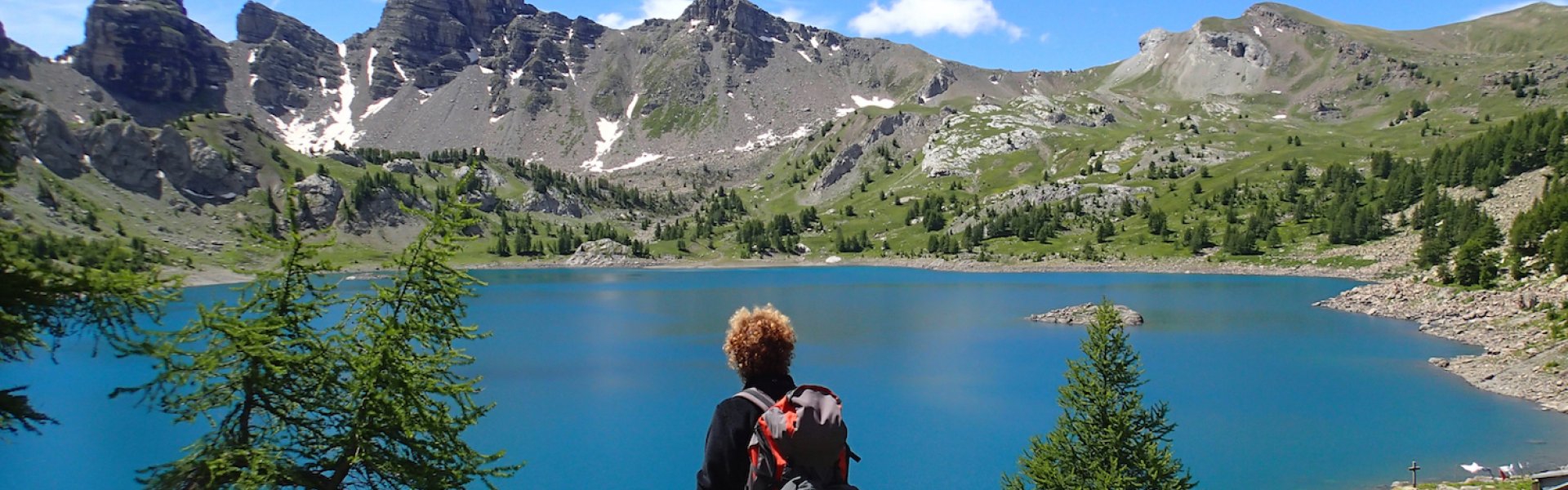 meditation devant le lac d'Allos
