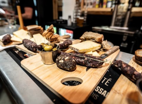 Plateau de charcuterie lors des vendredis de la Brasserie du Comté 