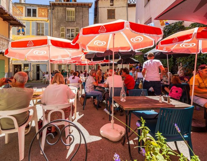 La table Ronde place neuve - Colmars-Les-Alpes restaurant la Table ronde