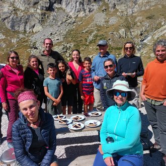 déjeuner au refuge de Nice lors d'un week-end écotourisme Mercantour