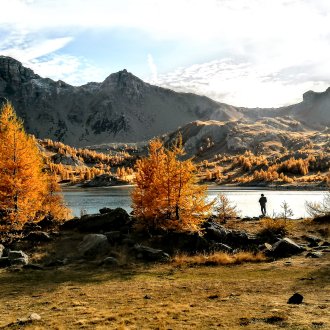 Lac d'Allos en automne au cœur du Mercantour 