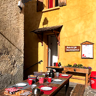 Auberge de l'Ecureuil et sa terrasse