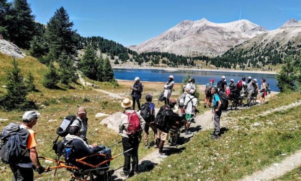 Sortie pour personnes à mobilité réduite au lac d'Allos 