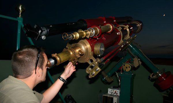 Observation astronomique avec la lunette du Père Josset